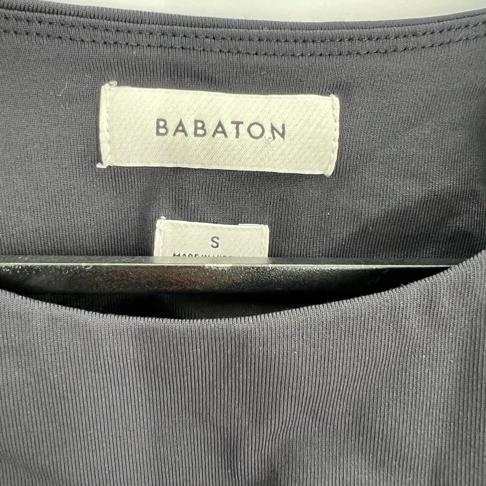 Babaton Black Sculpt Contour Cropped Short Sleeve T-Shirt - Picture 3 of 5
